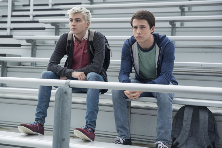 Miles Heizer as Alex Standall and Dylan Minnette as Clay Jensen. Photo credit: Netflix