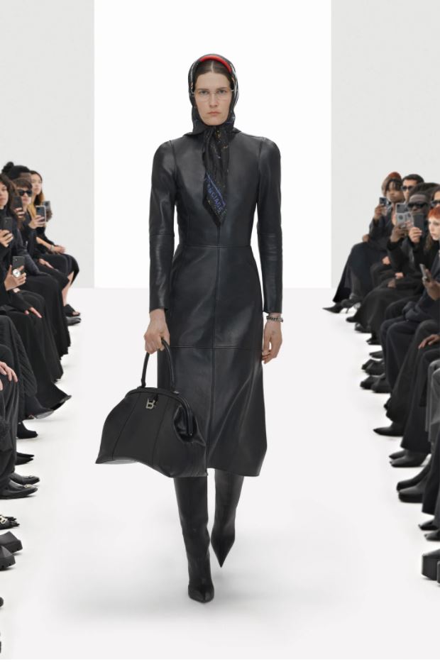 Balenciaga's deep-fake SS22 fashion show review